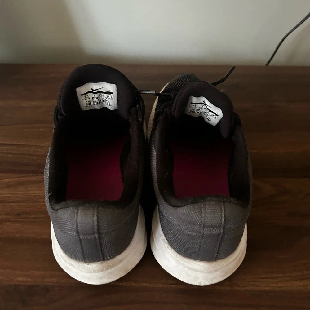 Nike Black and Pink Athletic Shoes - Picture 4 of 4